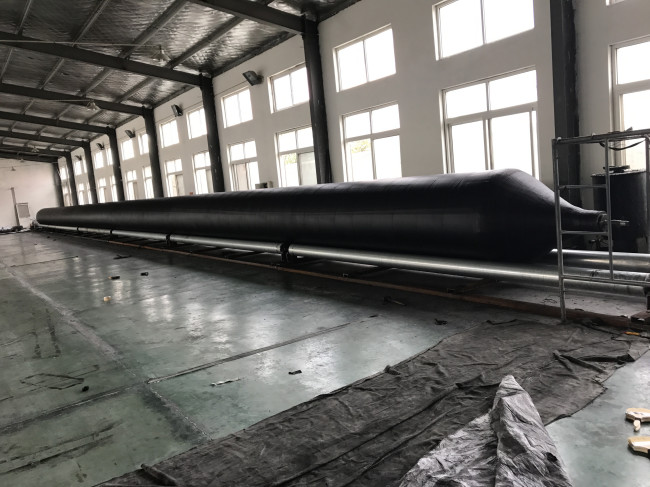 Shunhang Wear Resistance Ship Launching Airbag 1.5M X 16M For Shipyard