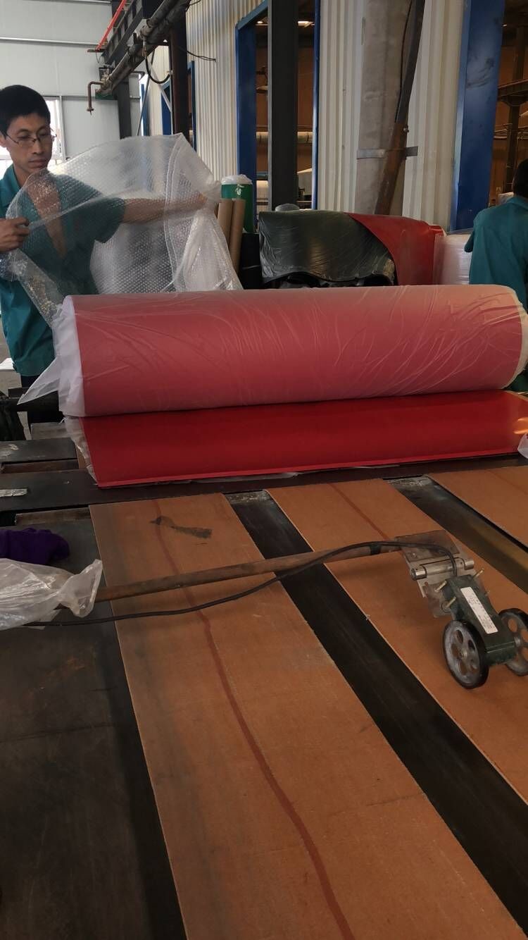 Smooth / Impression Fabric Industrial Rubber Sheet Red Color With Premium Grade