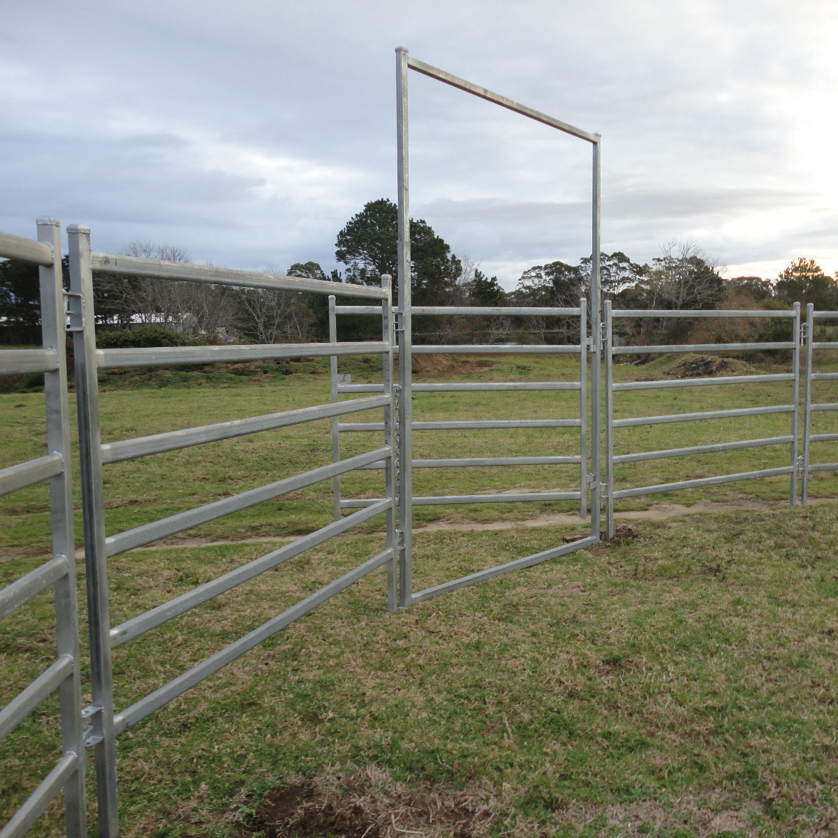 Portable Horse Pens For Sale Heavy Duty 6 Oval Rail - Cattle Yards Horse Panels Round