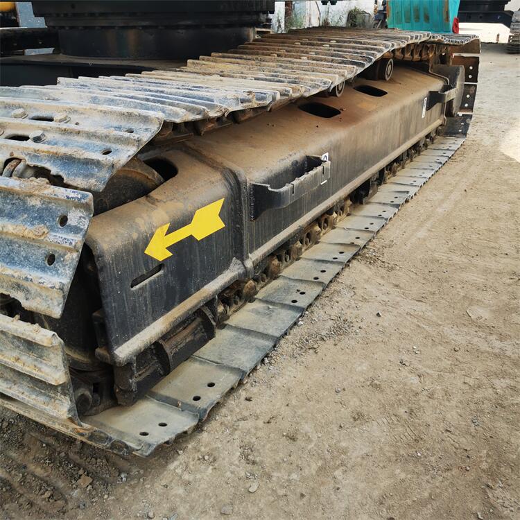 Kobelco SK140 Crawler Excavator with 2600 Working Hours and 13200KG Operating Weight