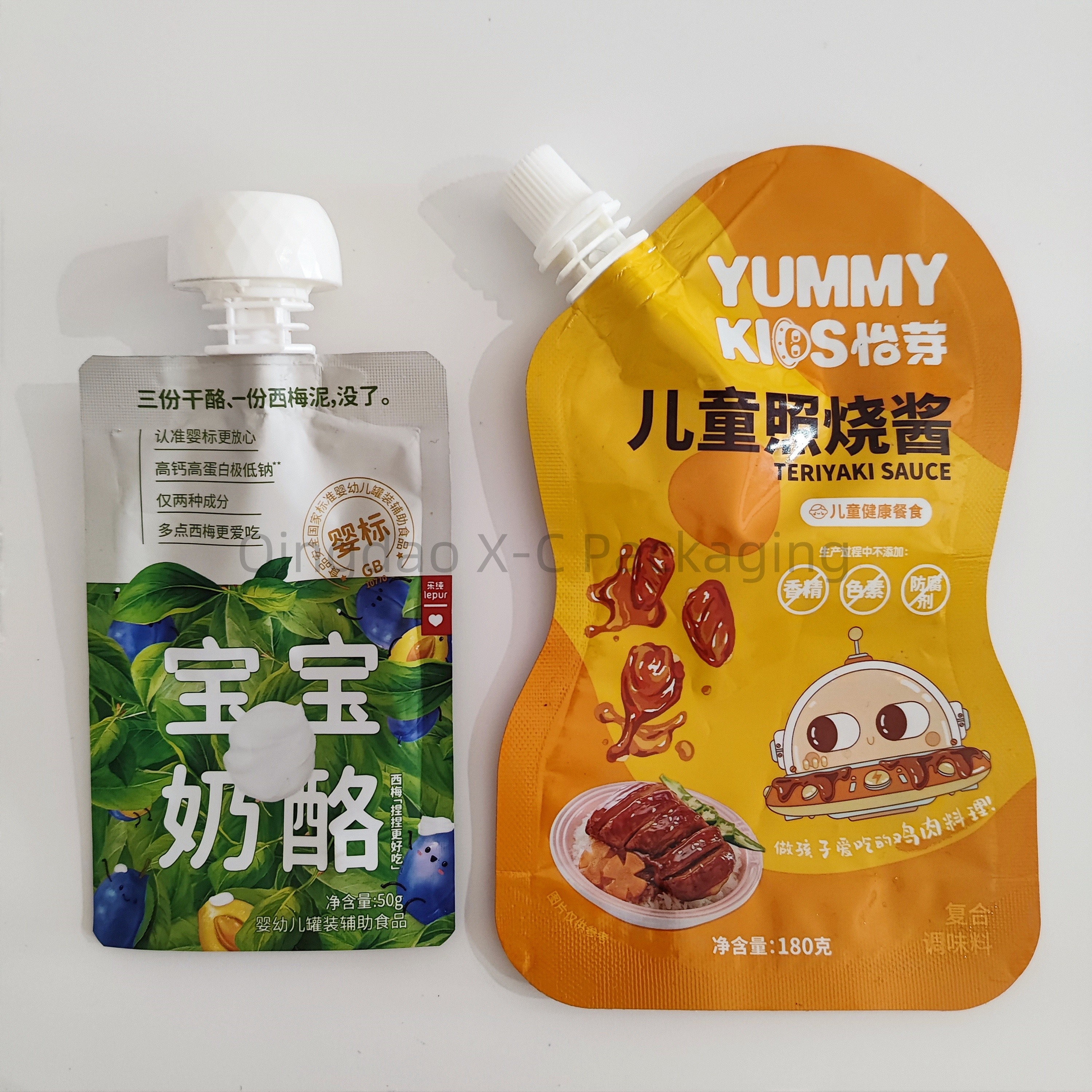 Customized Shaped Packaging Bag Die Cut Handle Glossy Matte Food Packaging Moisture Proof