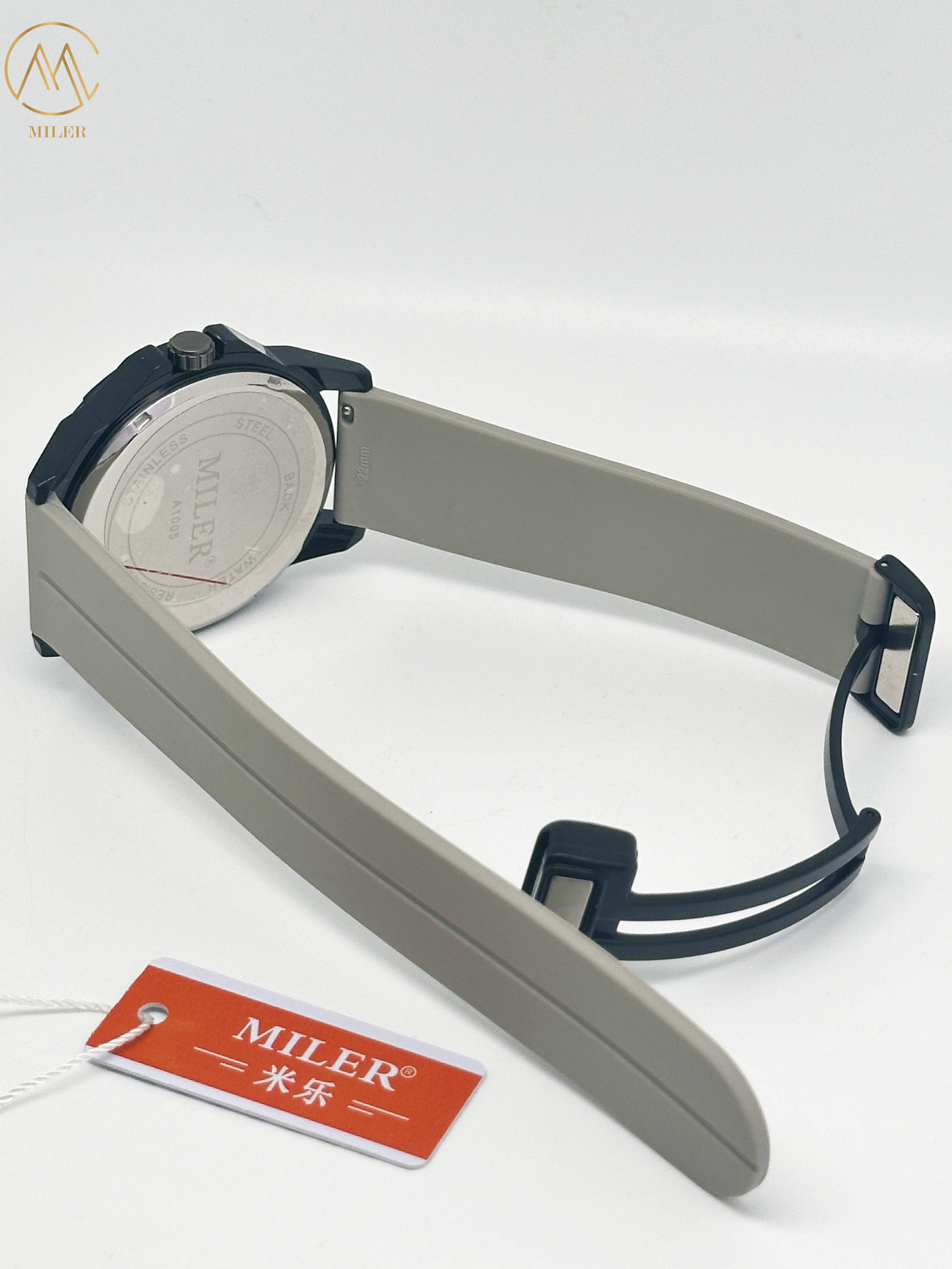 Sport Quartz Watch Silicone Strap With Date Alloy Case Wristwatch Gift