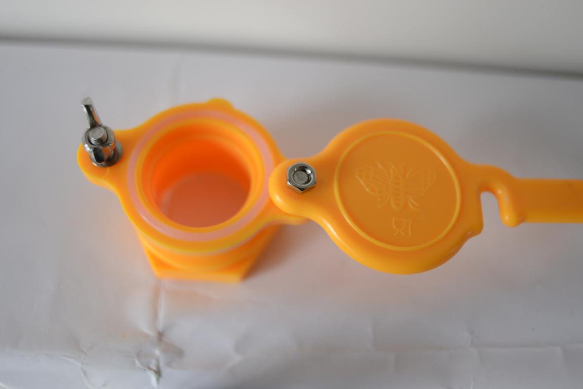 Honey Extractor Accessory Honey Gate Yellow Color for Beekeeping