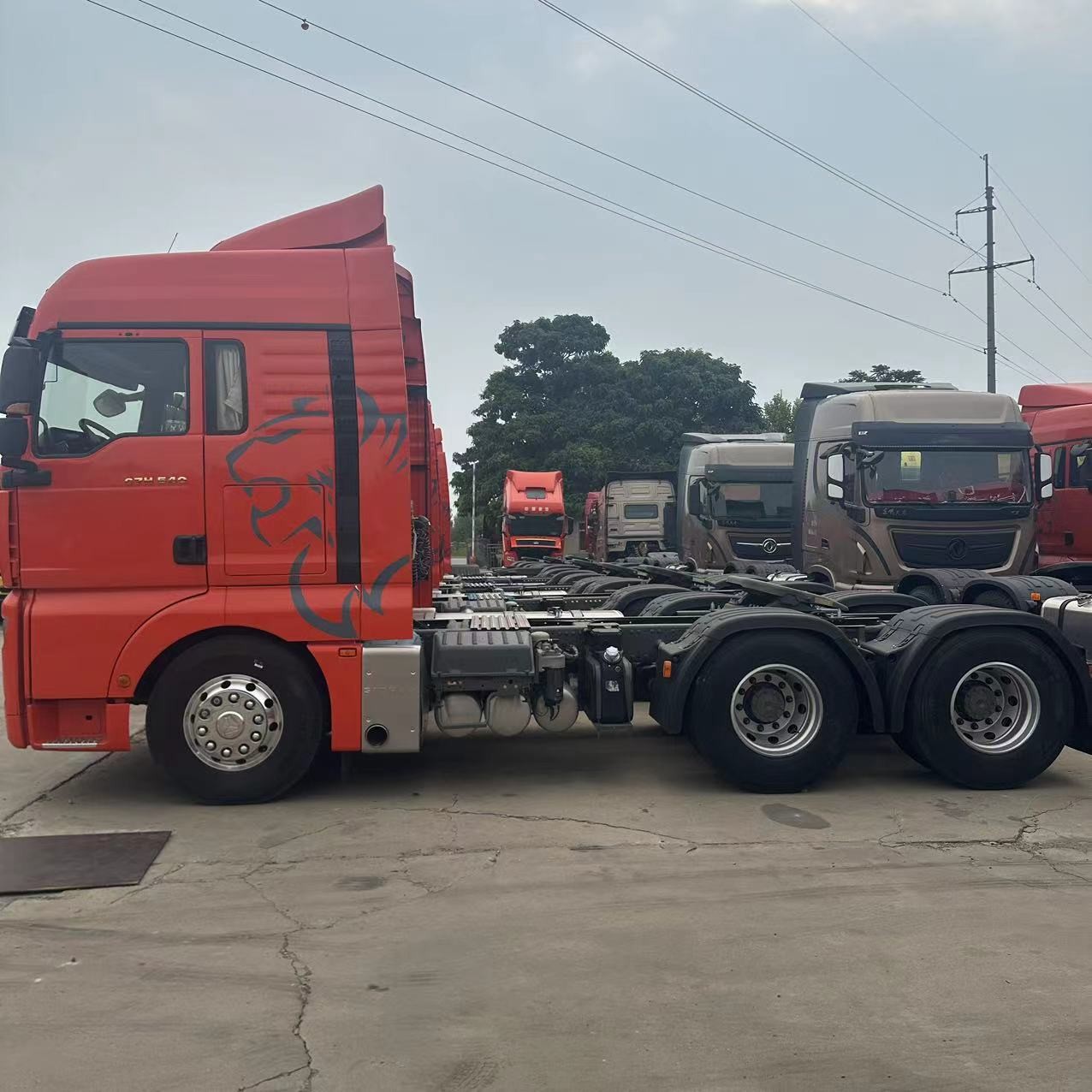 371hp 375hp New Tractor Trailer Sinotruk Howo 6x4 10 Wheels