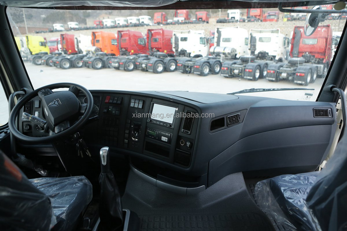 Sinotruck HOWO 371HP 30t LHD Fence Cargo Truck Lorry Dolly Full Side Wall Board