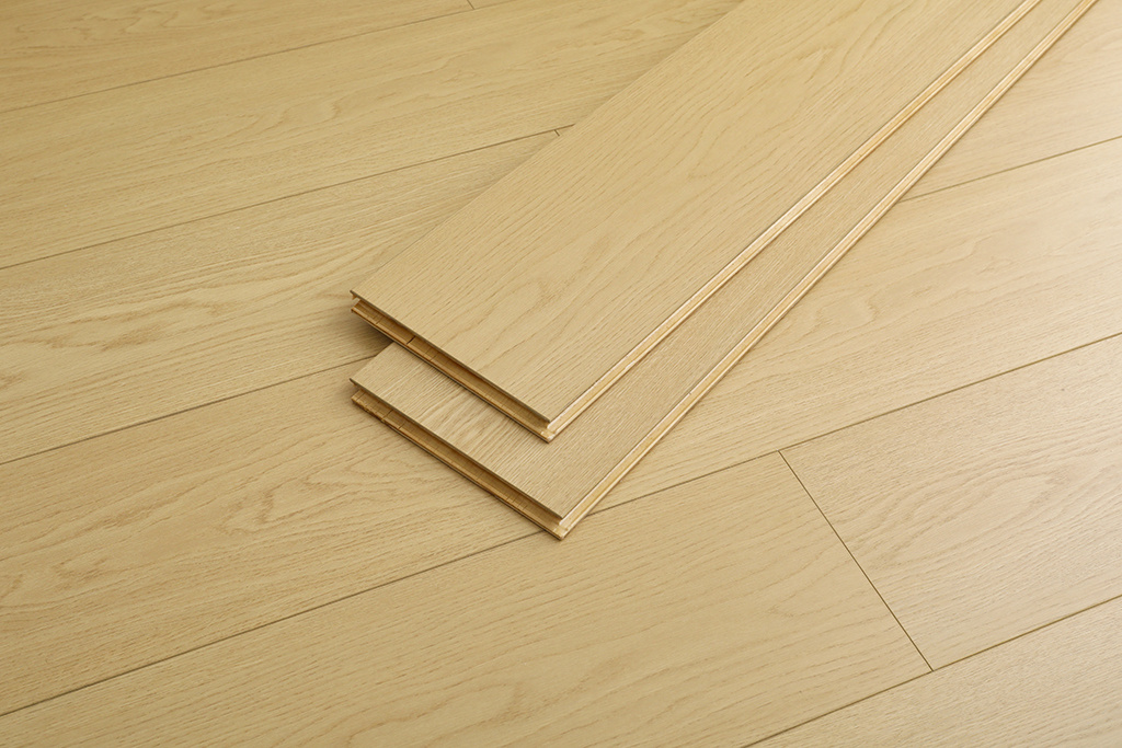 Three-Layer Oak Engineered HPL Flooring with AB Grade and Formaldehyde-Free Material