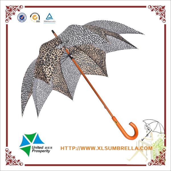 Quality Wooden J Handle Leopard Print Color Change Umbrella For Women for sale