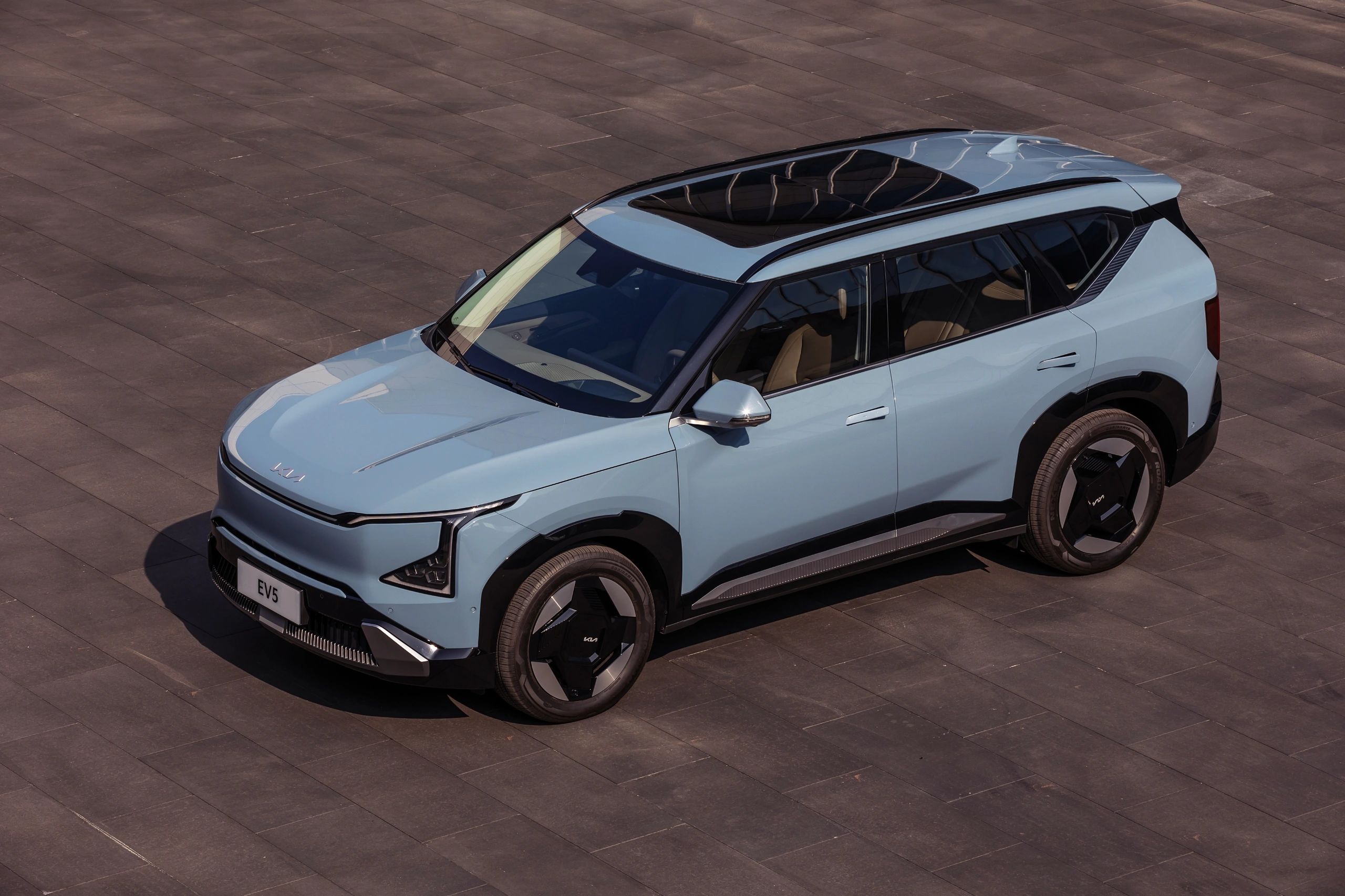 2023 KIA EV5 Left Hand Drive 5 Seat Luxury SUV Electric Car with 700km Long Range and Fast 27min Charging Time