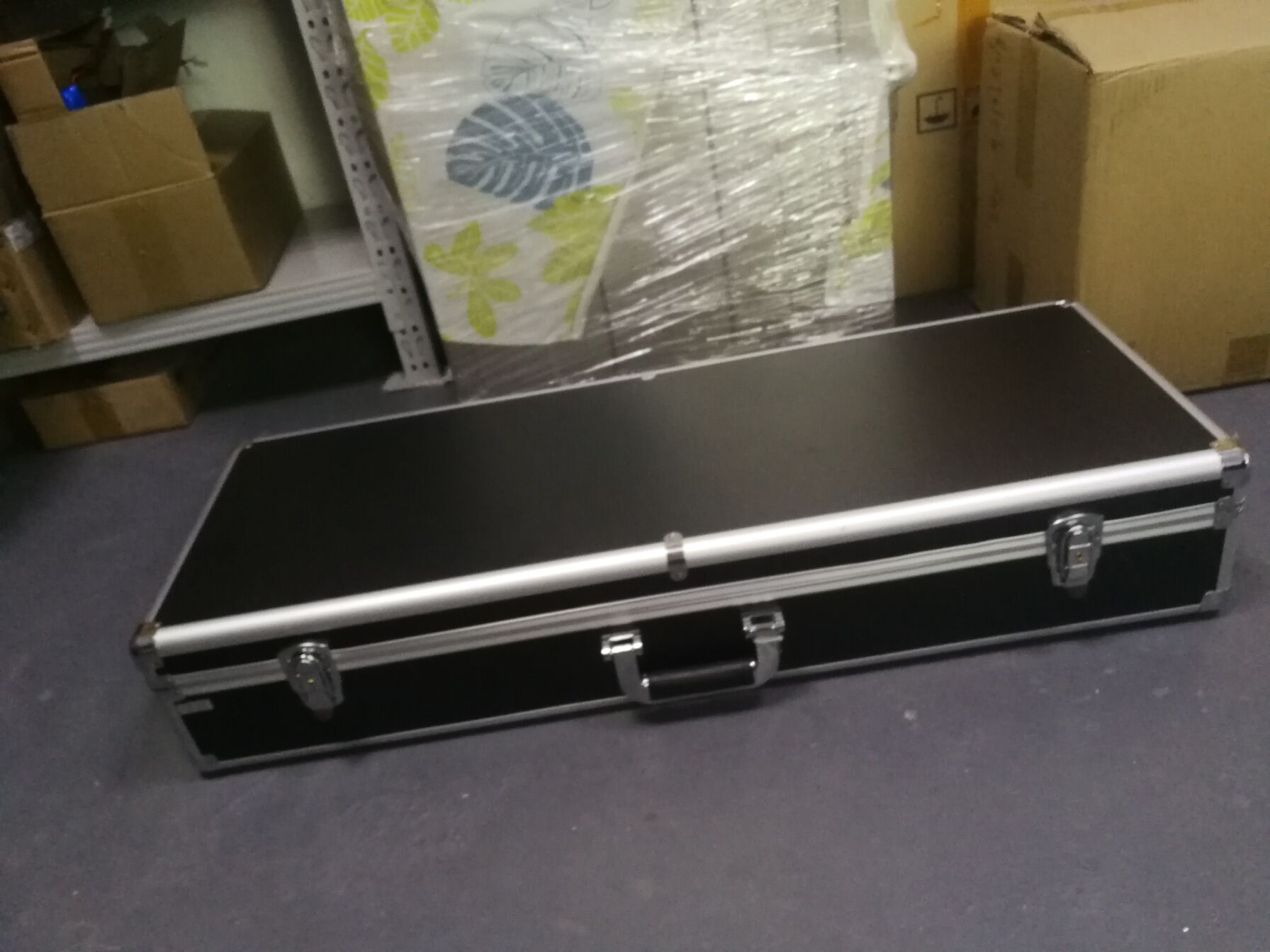 UAV reaction equipment 900m / 1.5g/2.4g/5.8g electromagnetic wave emission drives away the returning UAV aircraft