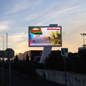 China 5500 nit Outdoor LED Advertising Display , P6 LED Wall Screen Display Outdoor on sale