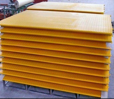 Hydraulic Scissor Lift Container Ramp for Forklift Loading 6500Kgs Capacity and Multi-functional Design
