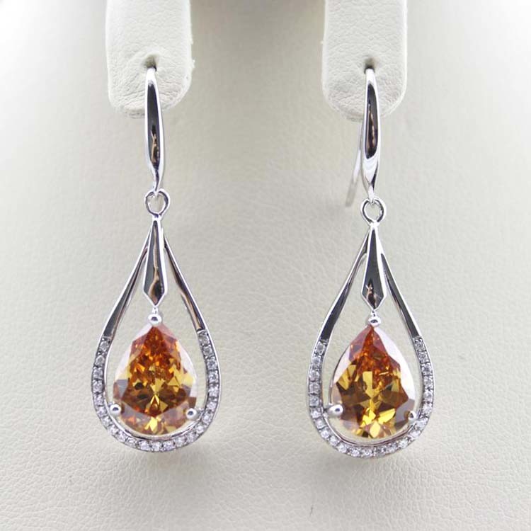 White Gold Plated 925 Silver 7x9mm Oval Amethyst Cubic Zirconia Earrings (PSJ04585)