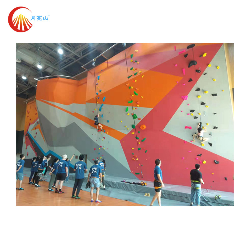 Indoor Artificial Childrens Rock Climbing Wall Anti Static For Trampoline Park
