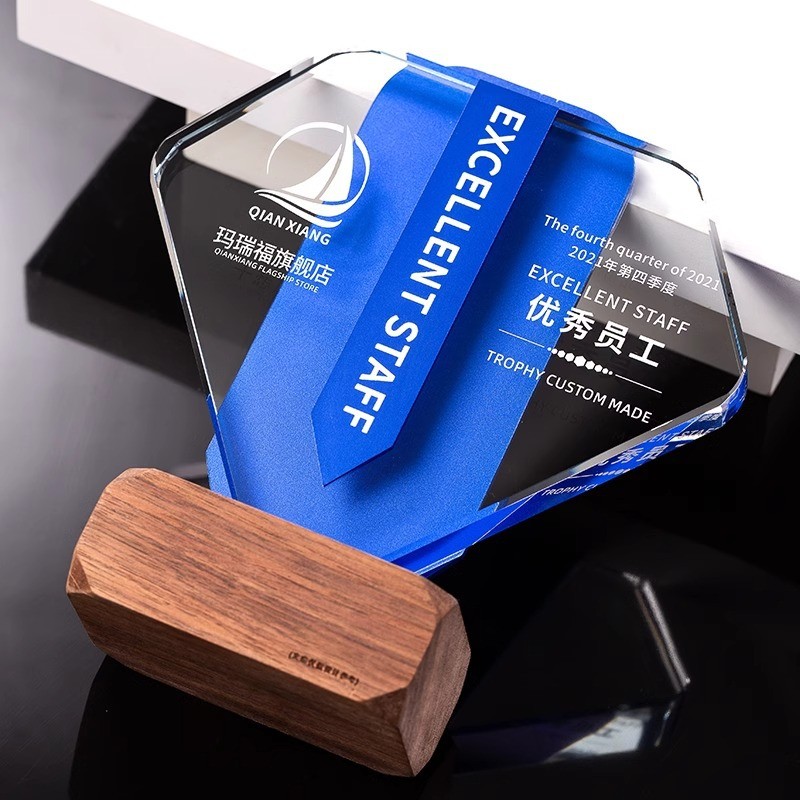 Custom-Made Acrylic Award With Creative Wooden Plaque For Anniversary Conference Prize And Outstanding Employee