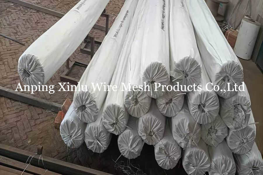 Customized Stainless Steel no Magnetic V Wire Wedge Wire Wrapped Screen Pipe with Slot Size 0.05-10.0 Mm