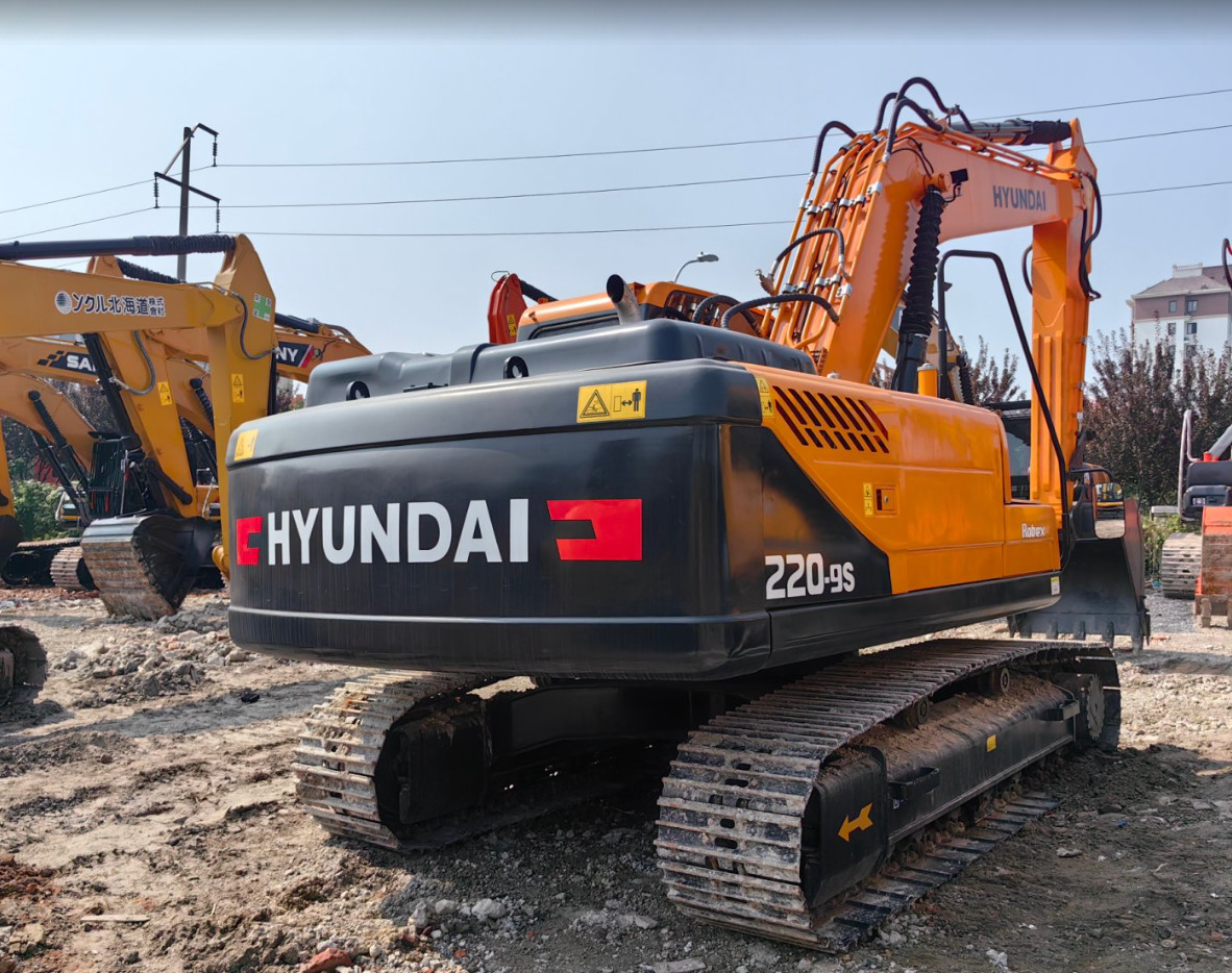 22T Used Hyundai 220 Crawler Excavator 1 M3 Bucket Capacity Secondhand Backhoe Digger