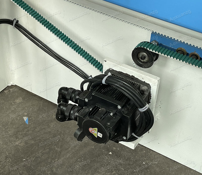 1mm Stainless Steel Plate CNC Hydraulic Press Brakes 2500mm Servo Cnc Bending Machine