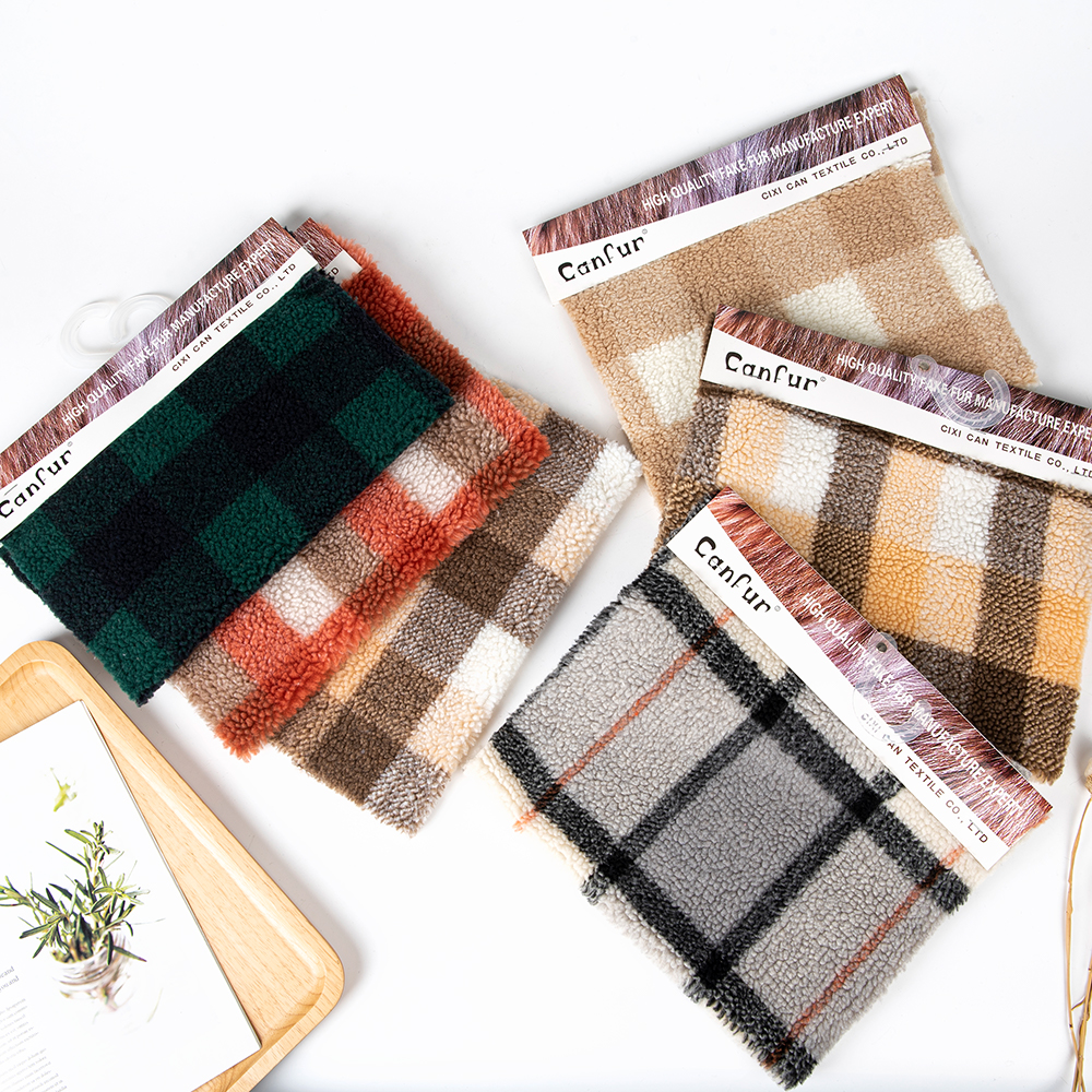 Soft and Insulating 100% Polyester Plaid Sherpa Fleece Fabric for Garments Shell