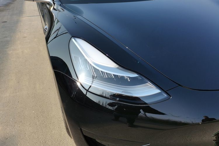 New Energy Battery Power Clean Energy High Speed 225km/H Electric Car