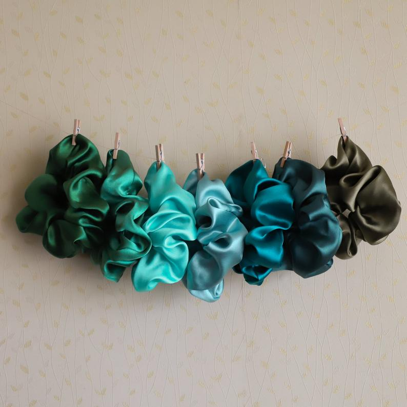Colored Washable Silk Scrunchie , 19 Momme Stretchy Hair Ties For Girls