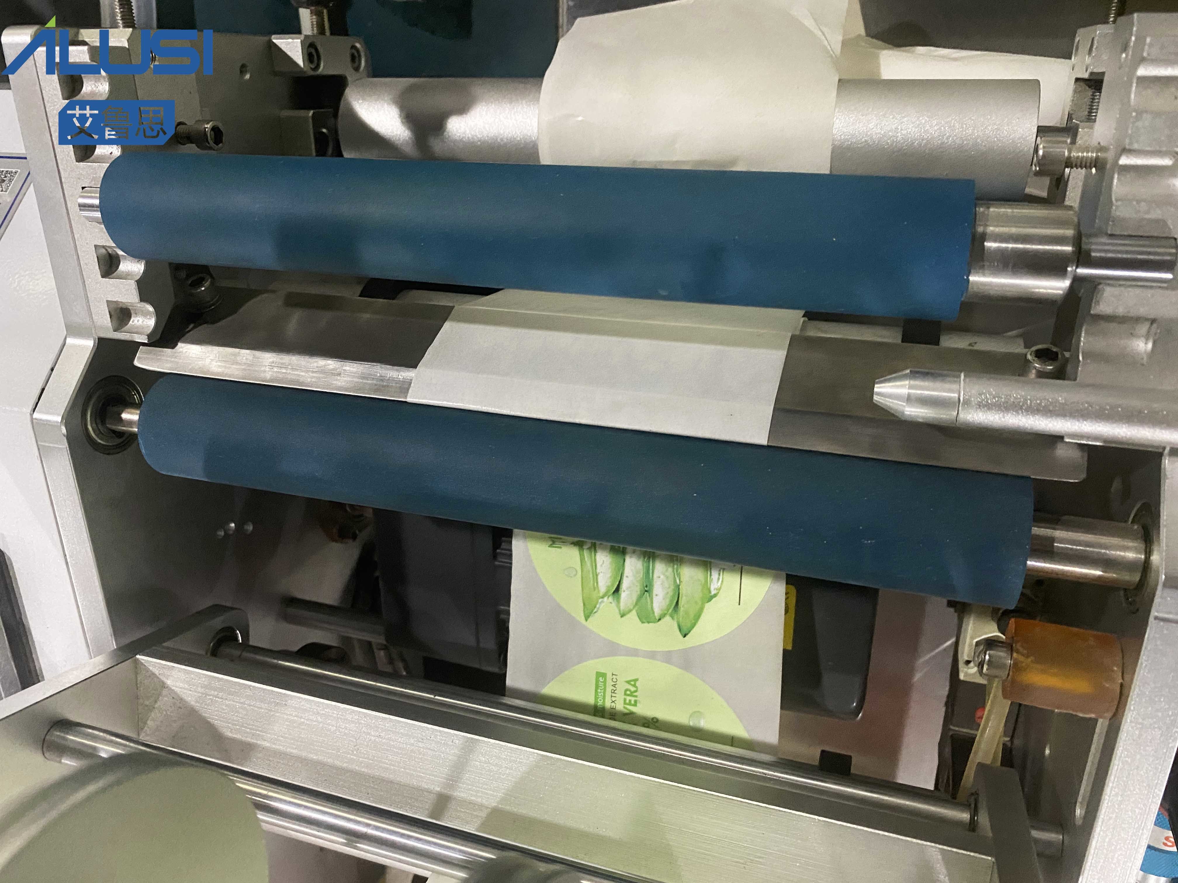 380V Semi Automatic Labeling Machine For Round Beverage Labeling Bottle Labeler