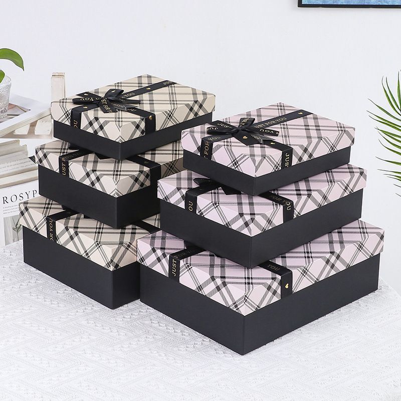 Fashionable Stylish Various Patterns Custom Logo Printed Cardboard Paper Packaging Carton Luxury Christmas Gift Paper Box