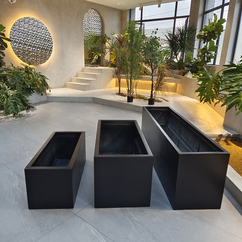 Matte Garden Fiberglass Flower Pots Black Color For Outside