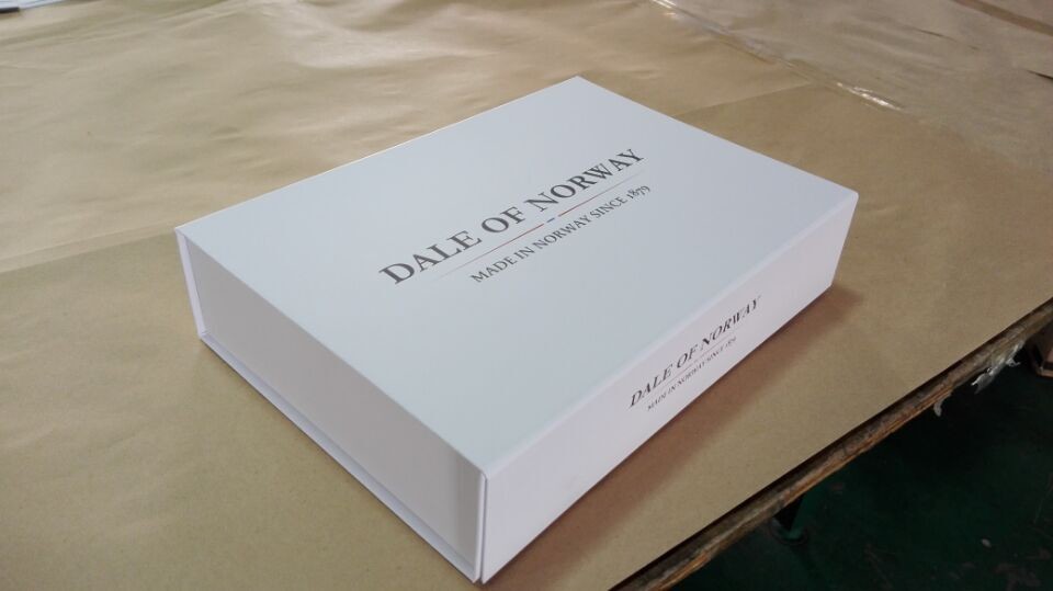 Custom logo magnetic folding paper box packing luxury magnet gift box factory from China