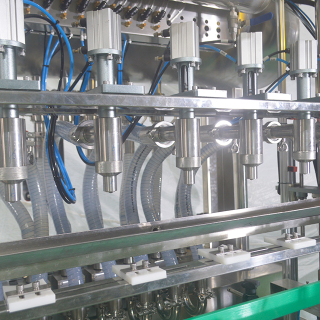 3-head Gear Pump Oil Filling Machine for Sealing Labeling and Packing Production Line