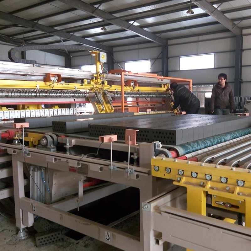 0.8Mpa Compact Concrete Block Cutter Machine For Solid Or Small Hole Brick