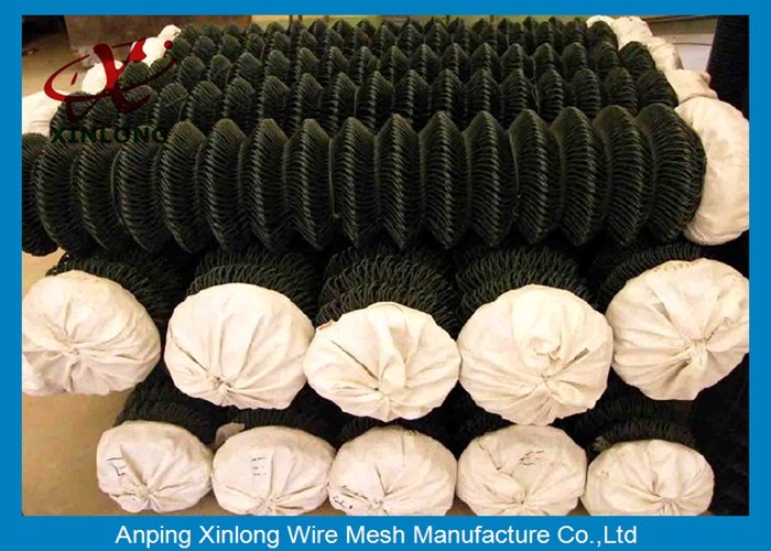 8 * 8cm Diamond Welded Wire Mesh Fence With Flat Surface Corrosion Resistance