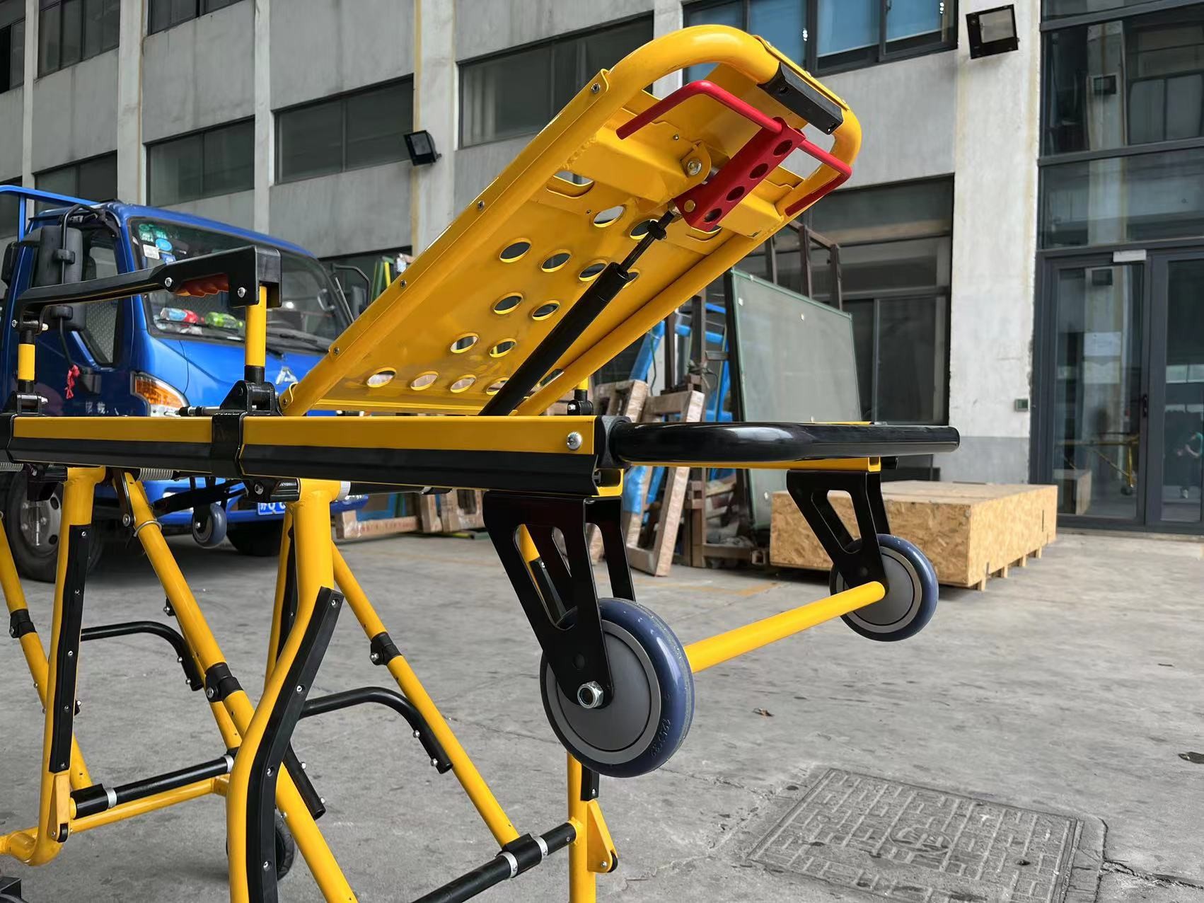 High-End Thickened Aluminum Alloy Ambulance Stretcher For Emergency Rescue With Adjustable Backrest Height For Hospital Use