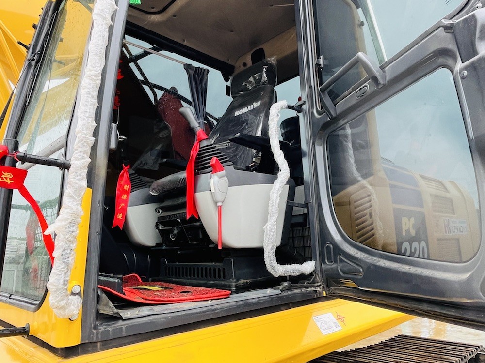 Used Komatsu PC220-8 Secondhand Crawer Excavator Backhoe 1 CBM Bucket Capacity Construction Machinery