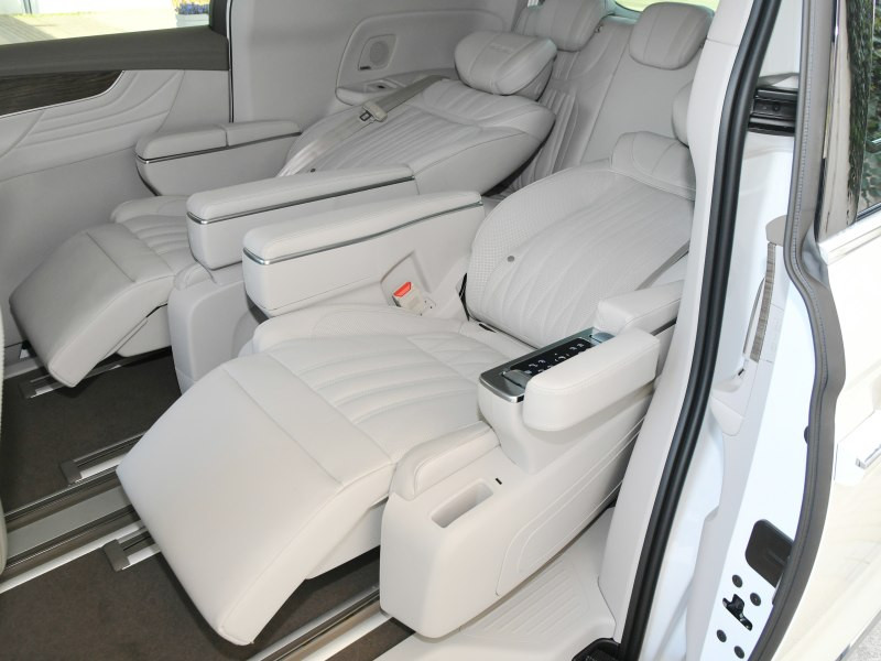 Roewe Large Minivan MPV Vans Gasoline 7 Seats 4x2 Automatic Transmission