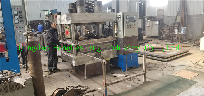CE ISO Certified 200t Rubber Tile Making Machine For Brick Vulcanizing