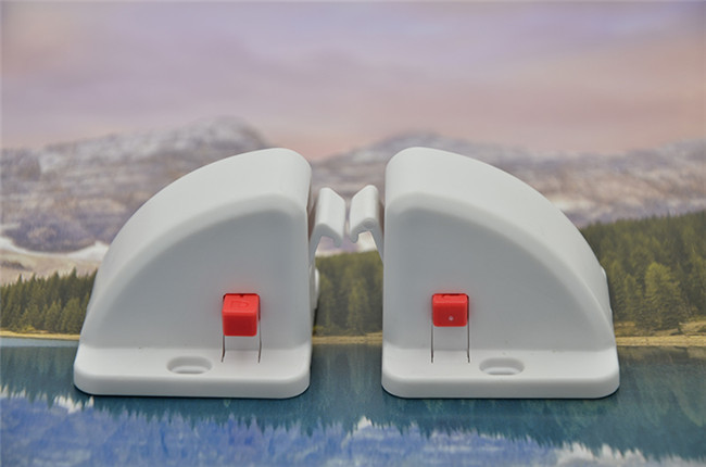 White Color Child Safety Cabinet Locks Prevent Babies From Eating Dangerous Medicine