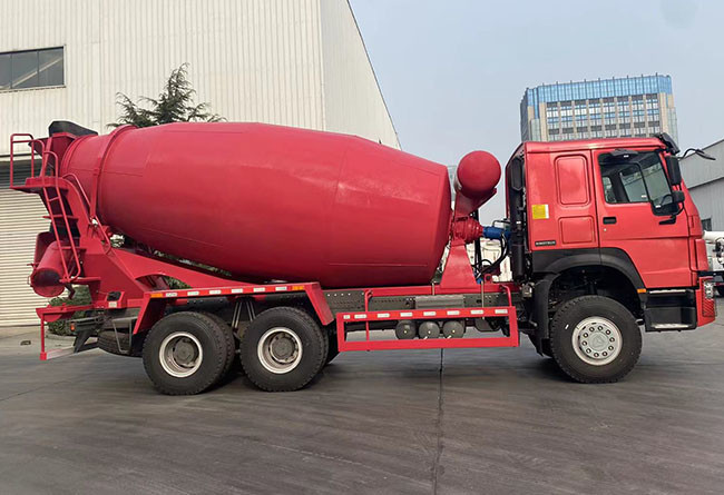 12cbm Red Used Concrete Mixer Truck With Pump Sinotruk HOWO