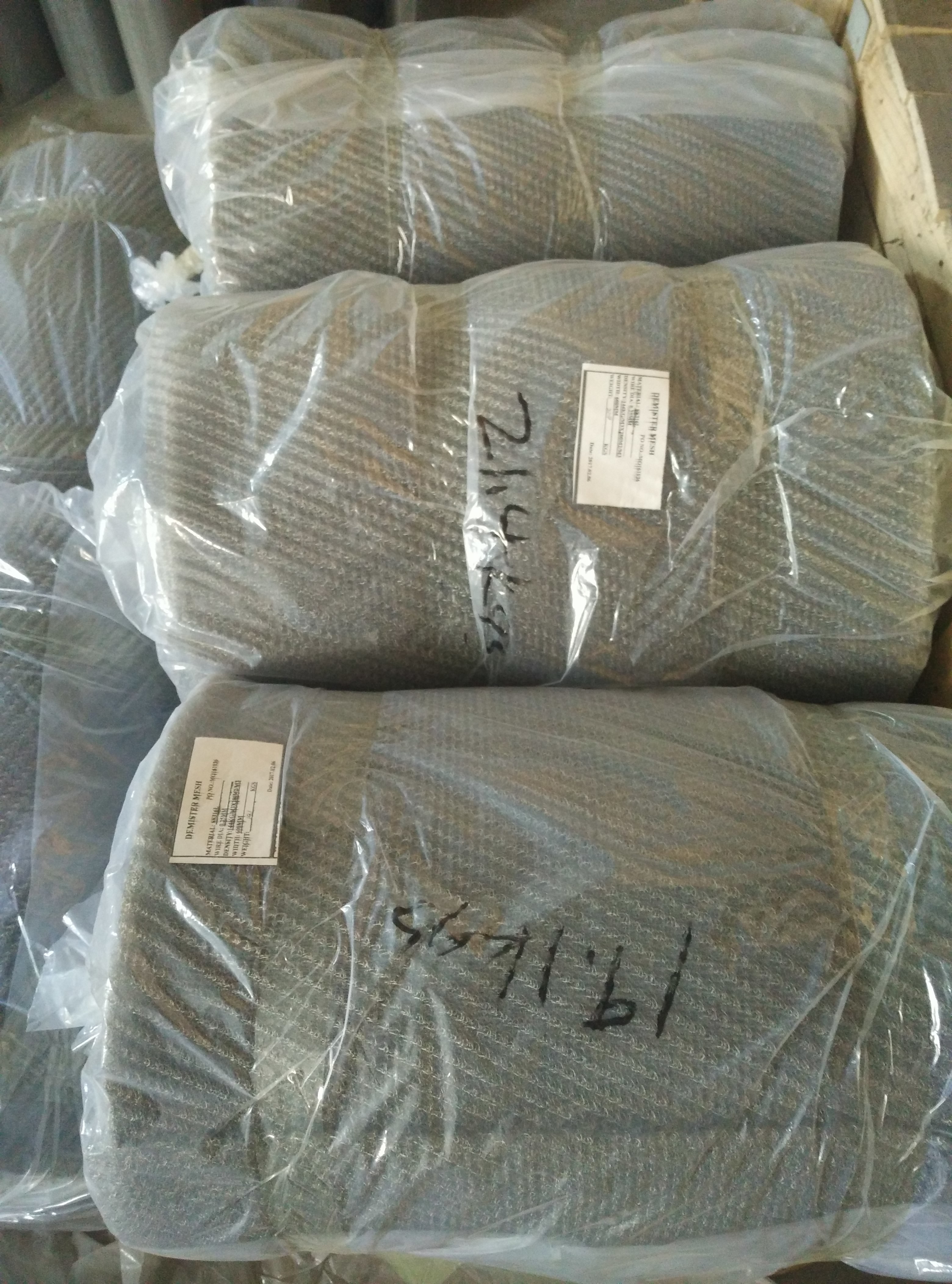 316 Knitted Stainless Steel Wire Mesh 2.5mm Thickness 500mm Width For Filtering