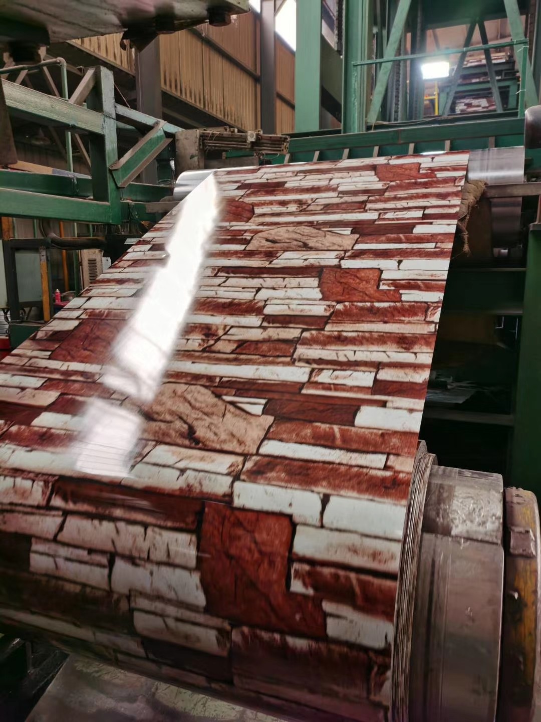0.2 - 1.2mm Coating Thickness Colored Steel Sheet Coil 300 - 450Mpa Tensile Strength