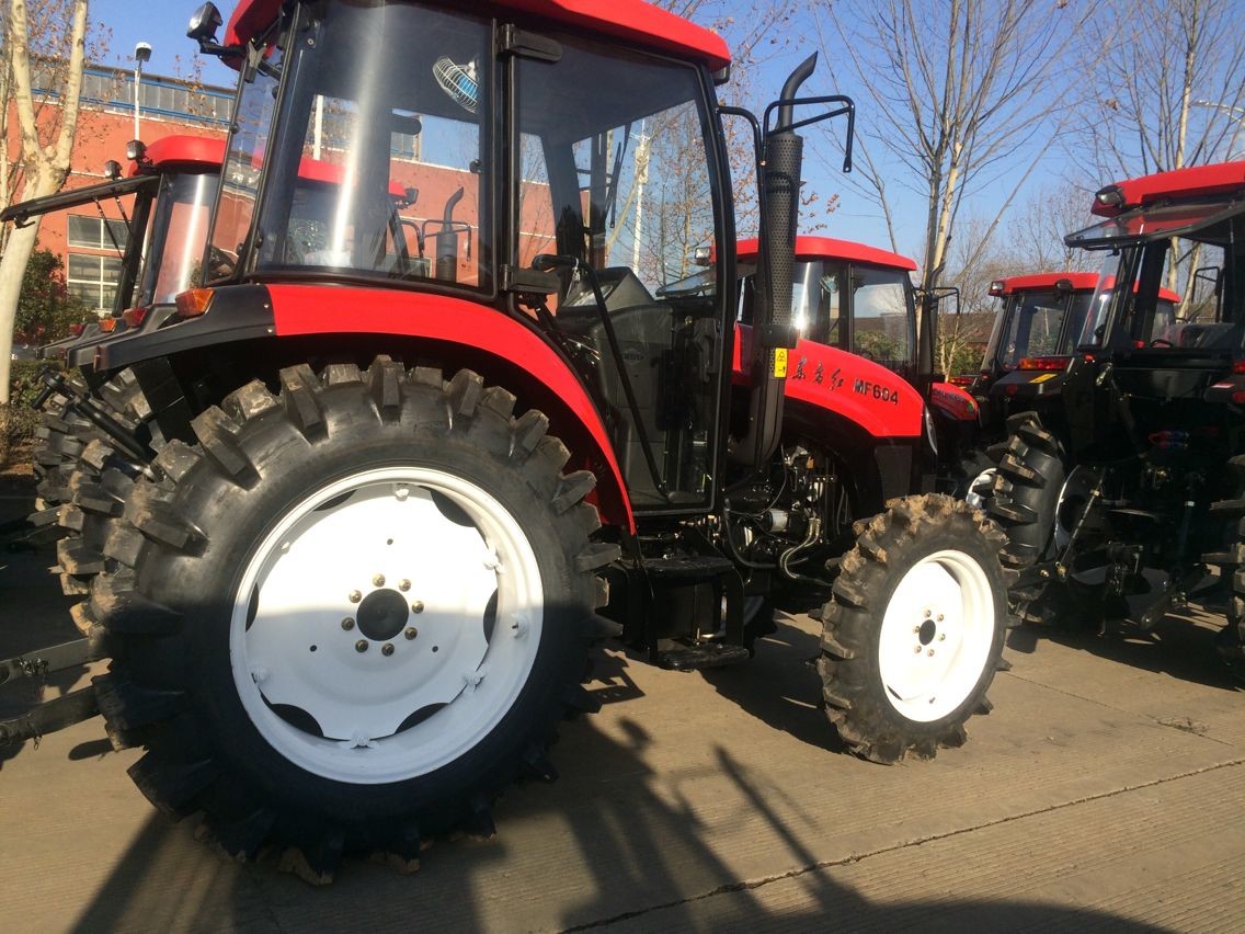 39.7kw PTO Power 60hp Four Wheel Drive Garden Tractors