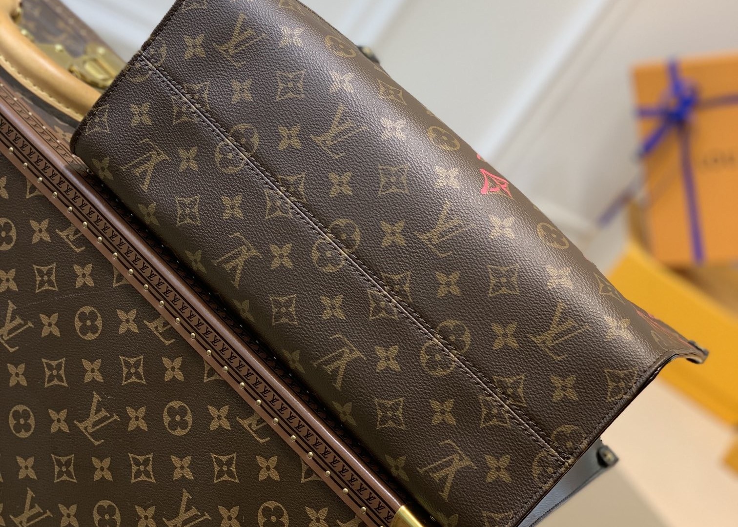 Graffiti Art Series Monogram printing leather Women fashion handbag toron handle high capicity bag