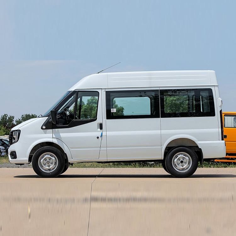 Leather Seats 2023 JMC Fushun Cargo Van 3-17 Seat Passenger Car Diesel 8-speed Automatic 2.0T 146hp No Stability Control