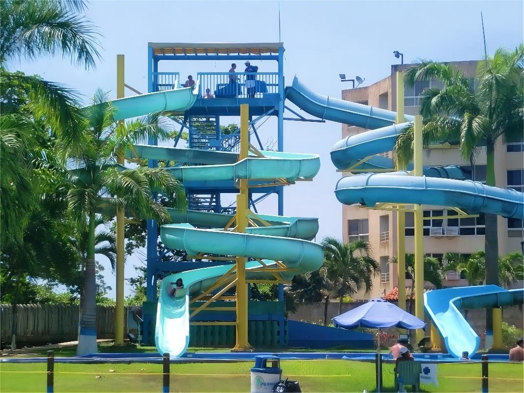 Outdoor Commercial In Ground Swimming Pool Small Fiberglass Water Slide