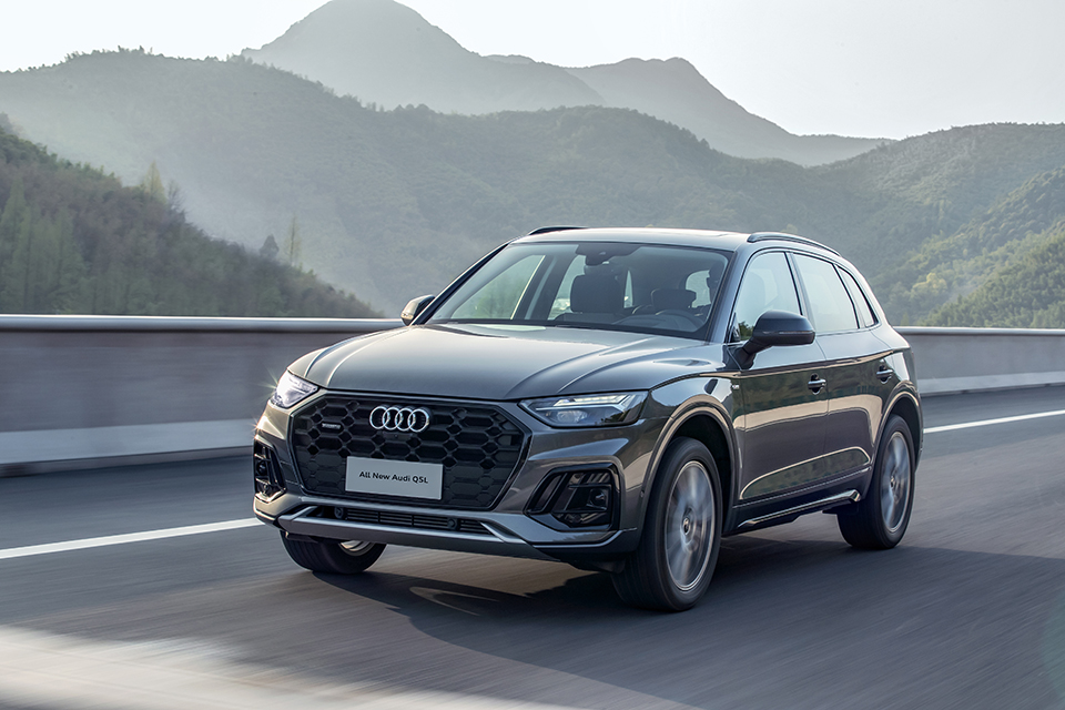 2024 Luxurious and Elegant Style Car Tanker SUV Q5L 40T for Audi 0km Used Cars