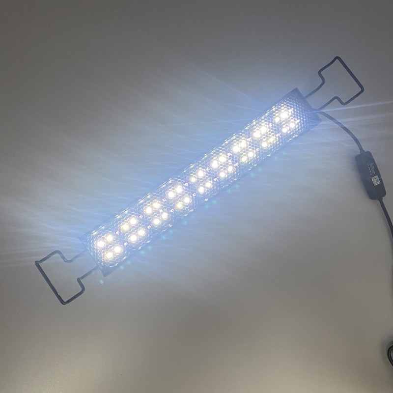 8W Linear UVB Reptile Light Full Spectrum For Mimicking Natural Sunlight