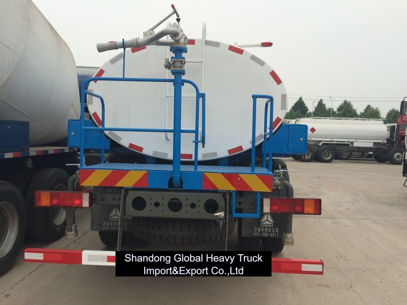 HOWO 4X2 Fuel Truck 8m3 8000 Liters Diesel Oil Fuel Tanker Truck For Sale