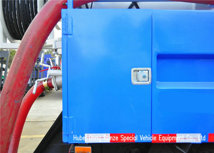 Vacuum Jetting Truck With High Pressure Jetting Pump and Vacuum Pump 5500Liters