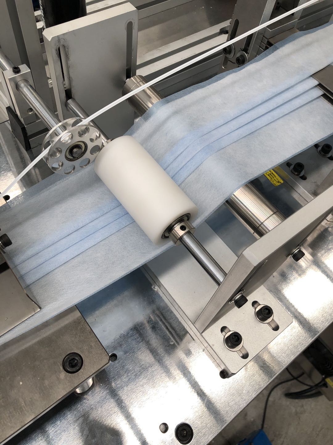 Fully Automated Face Mask Manufacturing Line , Non Woven Mask Making Machine High Capacity, earloop welded