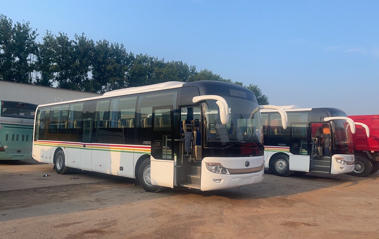 62 Seats Luxury Coach Bus in Africa Highly Refurbished and Euro 3 Emission Standard