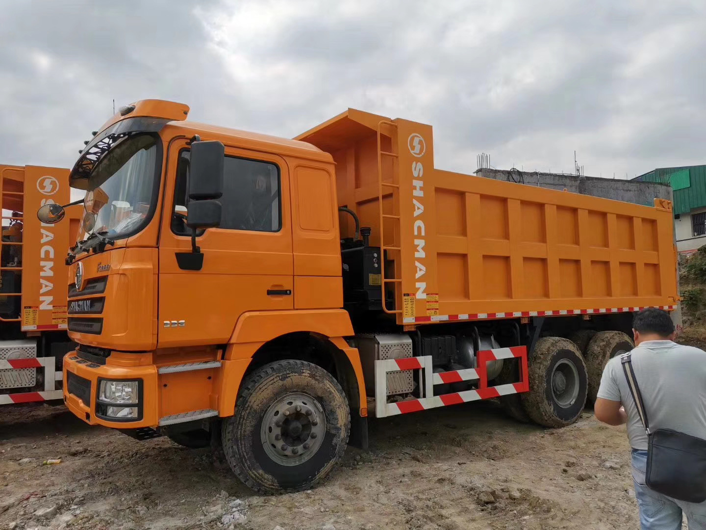 SHACMAN F2000 Tipper 6X4 Dump Truck SX3257DM324 21-30 Tons Euro 3